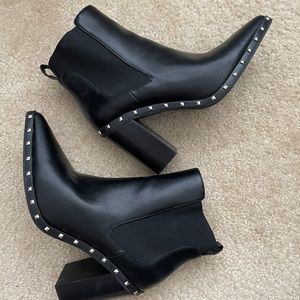 Black Dodger Chelsea Bootie women’s size 10